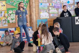 Triada świetlic środowiskowych z akcją dobroczynną na rzecz powodzian