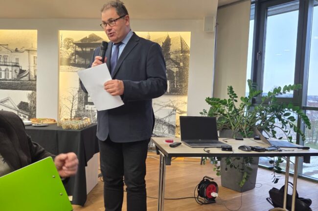 Zanim zniknę za ekranem – profilaktyka uzależnień behawioralnych i cyberprzemocy